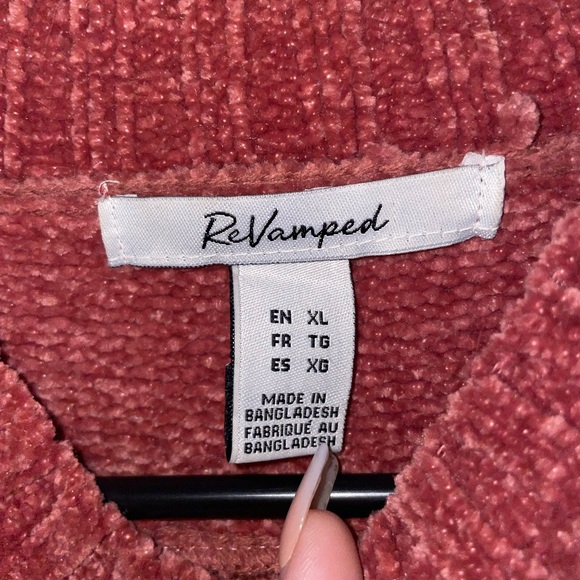 ReVamped Women’s XL Rose Crop Sweater - Picture 2 of 5